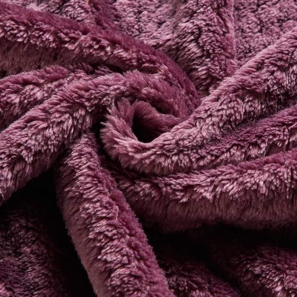 Thesis Home NWT Classic Textured Fleece Throw Blanket in Plum - Picture 4 of 7